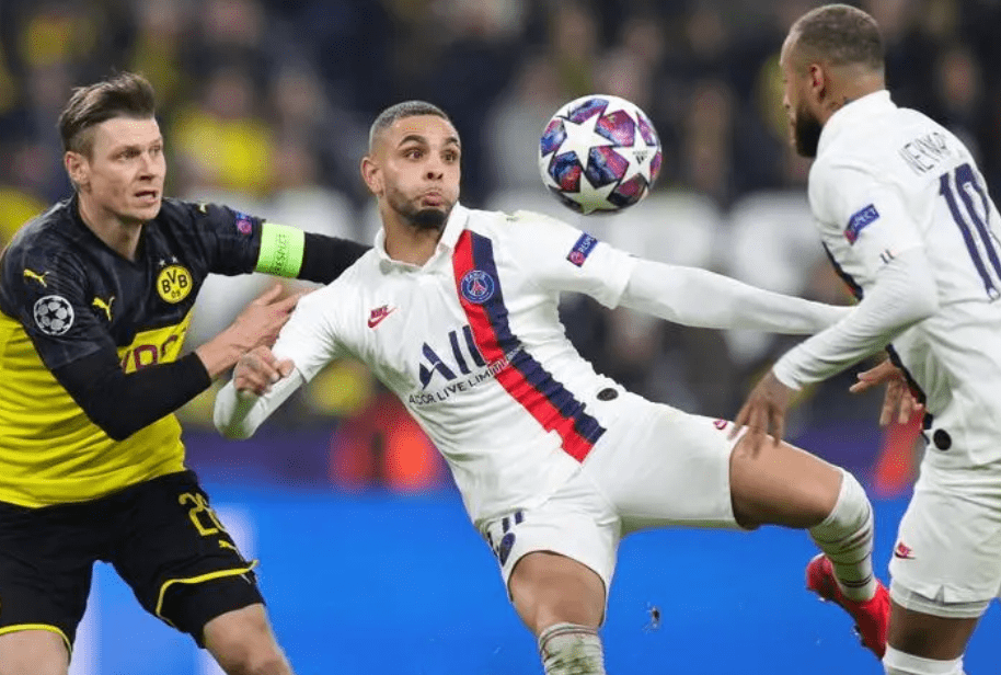 国足阵中的 国足阵中的