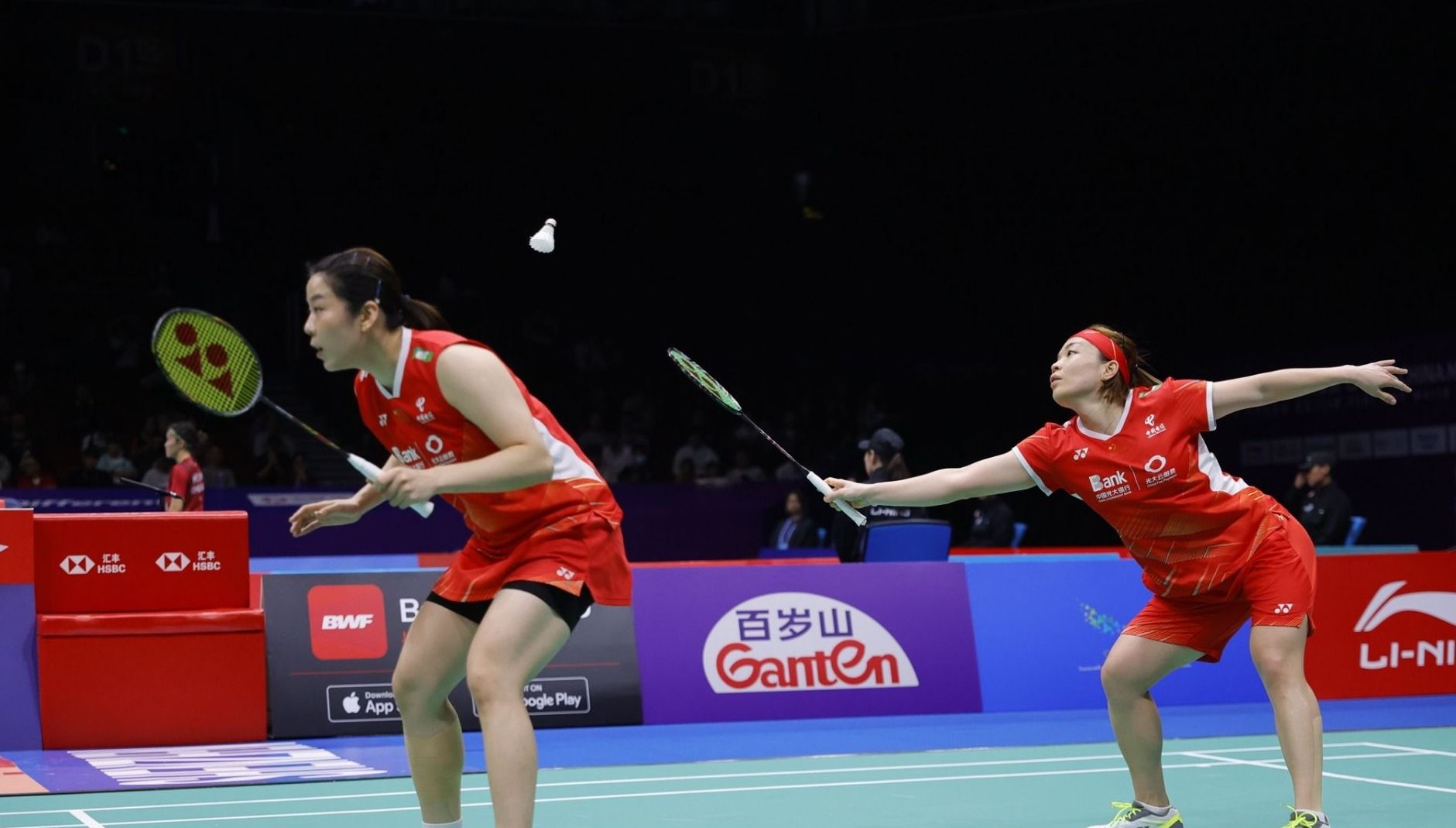 球迷态度：31岁退役，如何评价瓦拉内14年的职业生涯？