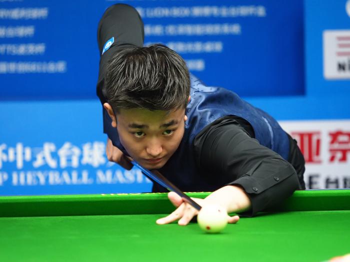 RBC传承赛托马斯61杆领先首轮 舍夫勒亨利并列第二