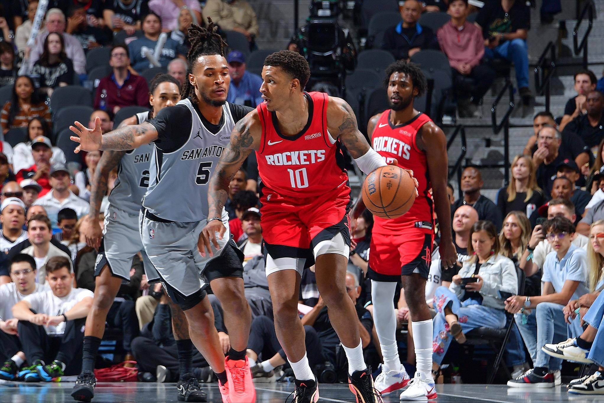 再由边路提 再由边路提